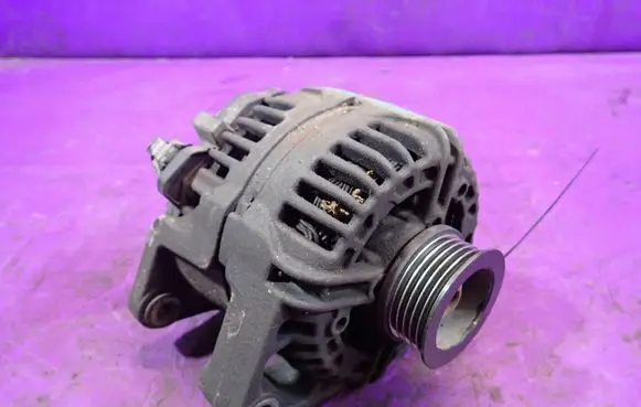 Opel Corsa D Generator/alternator 