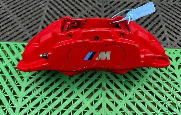 BMW 1 F40 Front Brake Caliper Pad/Carrier 6896526