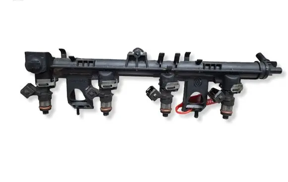 Dacia Sandero Fuel injector S27635488 0280158046 8200367230