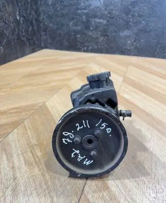 Mercedes-Benz E W211 Power steering pump A0044662001
