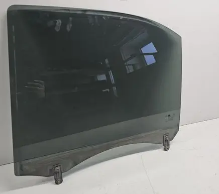 KIA Sorento Rear door window glass