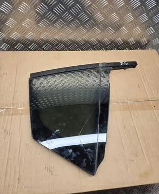 Rear vent window glass