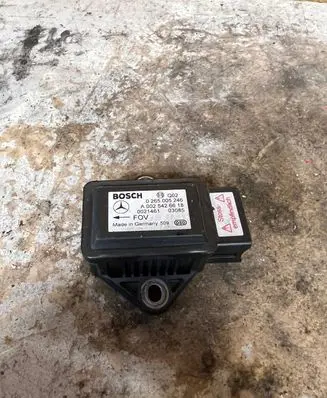 Mercedes-Benz E W211 ESP acceleration yaw rate sensor A0025426618 0021461 0265005246