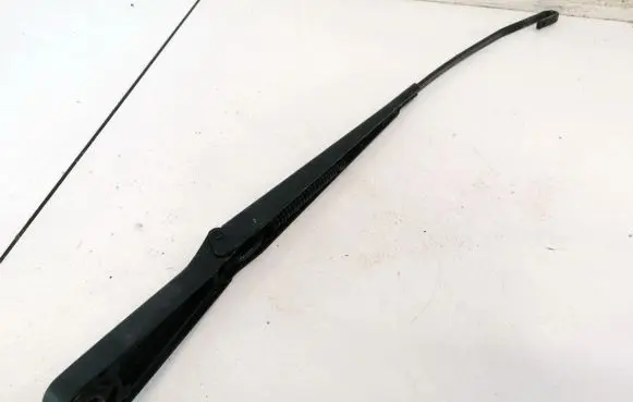 Opel Zafira A Front wiper blade arm 90582558