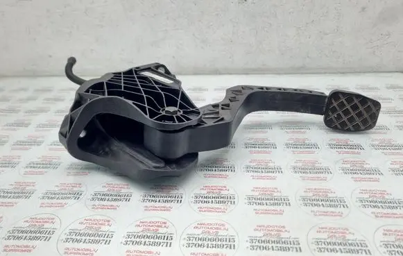 Volkswagen PASSAT B6 Clutch master cylinder 3C1721059Q
