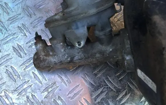 Mitsubishi Galant Master brake cylinder
