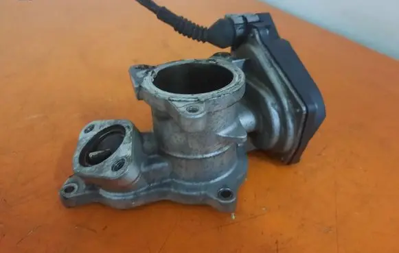 Audi A4 S4 B7 8E 8H EGR valve 03G131501B