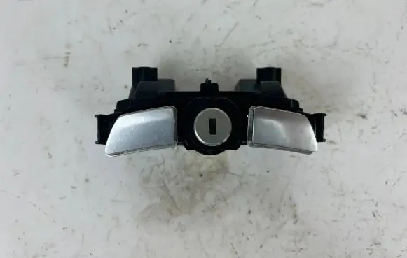 BMW 5 GT F07 Glove box lock 9142175 481820