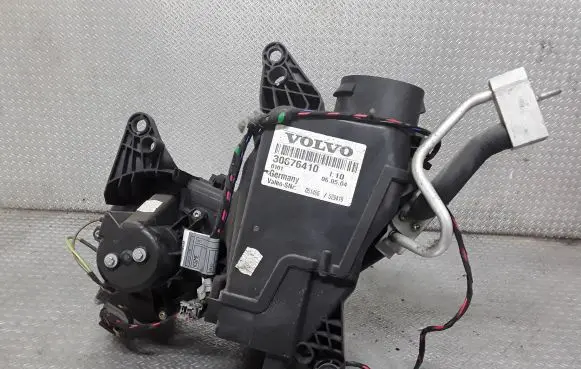 Interior heater climate box assembly