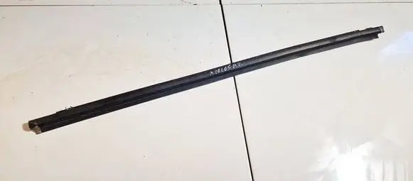 Toyota Yaris Front door glass trim molding 