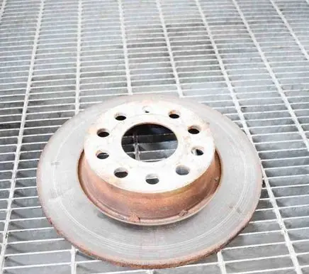 Volkswagen Golf VII Rear brake disc