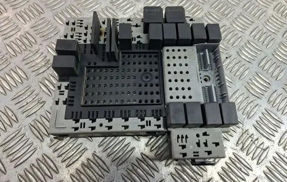 Volvo S80 Fuse box set 9441585