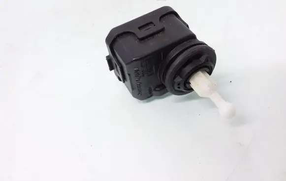 Volkswagen Golf IV Headlight level adjustment motor 1J0941295C