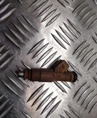 Fuel injector