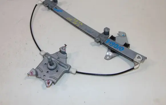 Nissan Primera Front door manual window regulator 807002F010 112440
