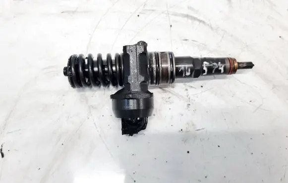 Volkswagen Jetta V Fuel injector 038130073 0414720215