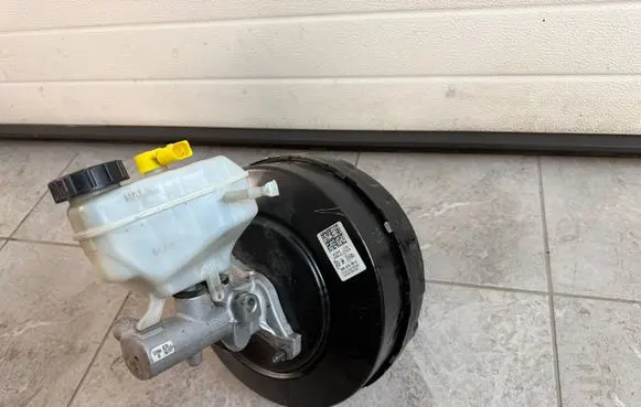 Volkswagen Amarok Brake booster 2H2612101E