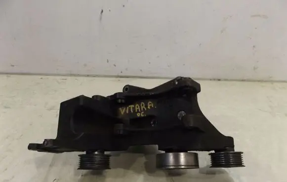 Suzuki Grand Vitara I Engine mounting bracket