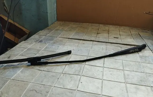 Citroen C5 Front wiper blade arm 071956