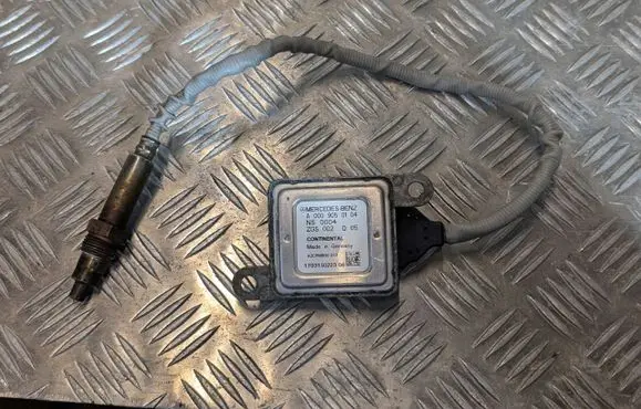Mercedes-Benz E W213 Lambda probe sensor A0009050104