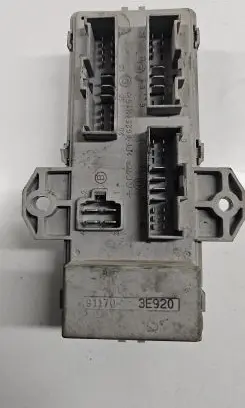 KIA Sorento Fuse module