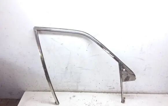 Jaguar XJ X40 Front door window/glass frame 