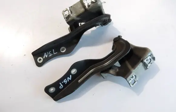 Nissan Qashqai Engine bonnet/hood hinges 