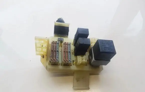 Mitsubishi Space Star Fuse box set