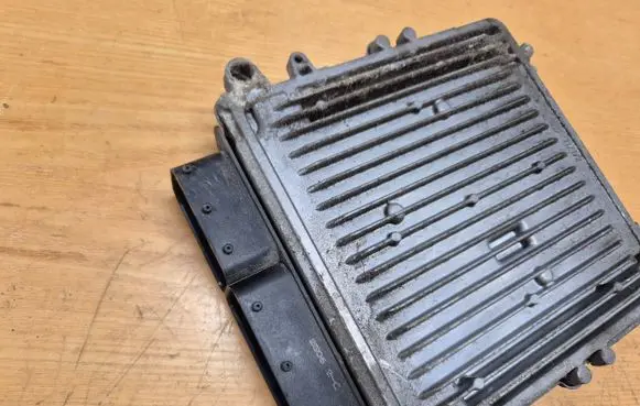 Dodge Nitro Engine control unit/module P05094576AD 0281013651 1039S2088