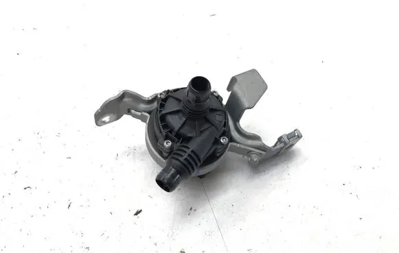 Mercedes-Benz GLA H247 Electric auxiliary coolant/water pump A0005003500 0392023408