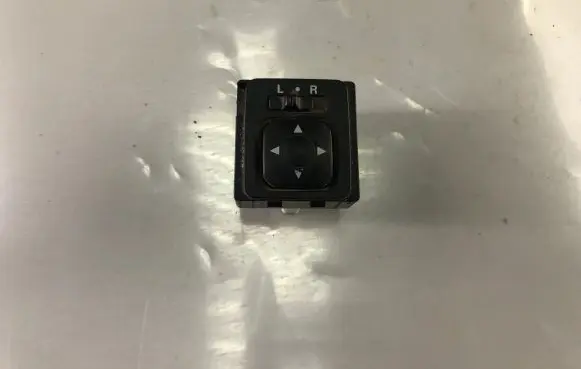 Mitsubishi Pajero Pinin Wing mirror switch 183569