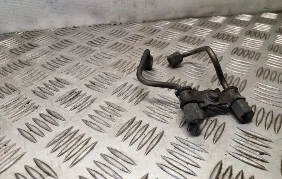 Honda FR-V Fuel injector supply line/pipe 