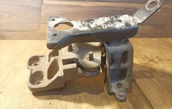 Toyota Aygo AB10 Engine mount bracket