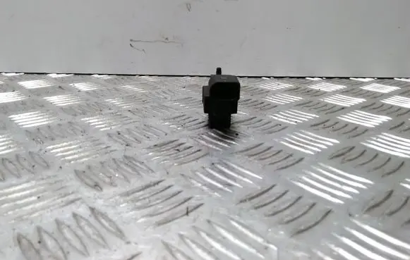 Volkswagen PASSAT B5 Vacuum valve 037906283C