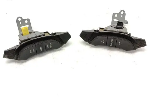 Honda Legend III KA9 Steering wheel buttons/switches M18708 M18709