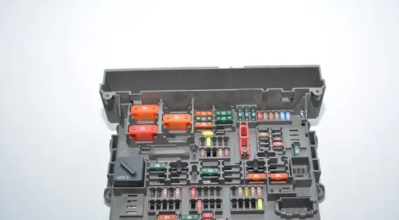 BMW 1 E81 E87 Fuse module 9119446