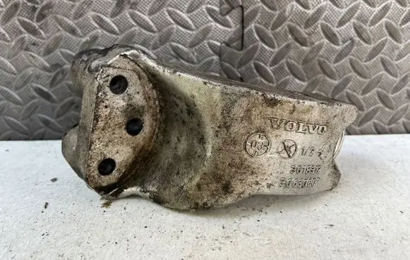 Volvo S40, V40 Engine mounting bracket 30630607 3618312