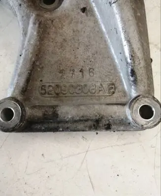 Jeep Grand Cherokee (WK) Engine mount bracket 52090308AB 2716