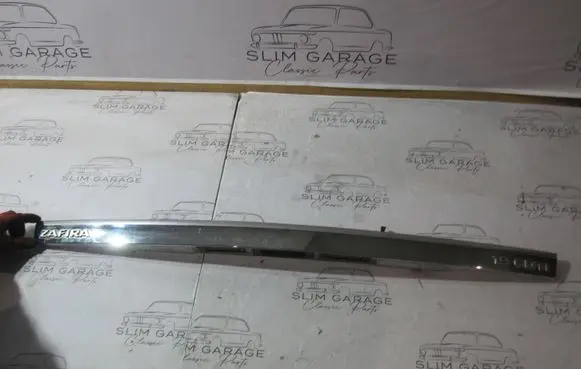Opel Zafira B Trunk door license plate light bar 13266474 049630 316053479