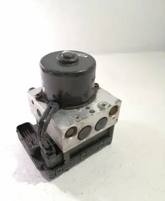 Skoda Octavia Mk1 (1U) ABS Pump 6X0907379B 6X0614117