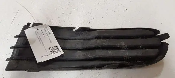 Volvo V50 Front bumper lower grill 30657010RH