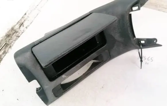 Glove box
