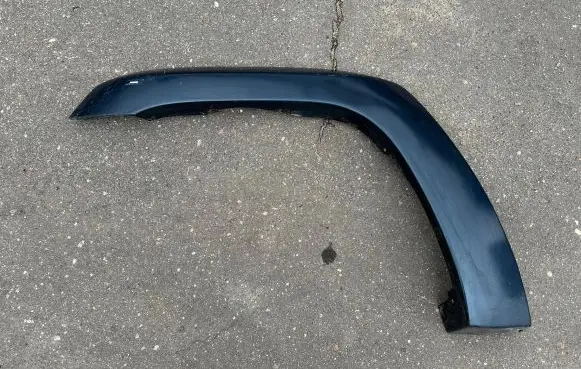 Nissan Patrol Y61 Fender trim (molding) 63813VD200