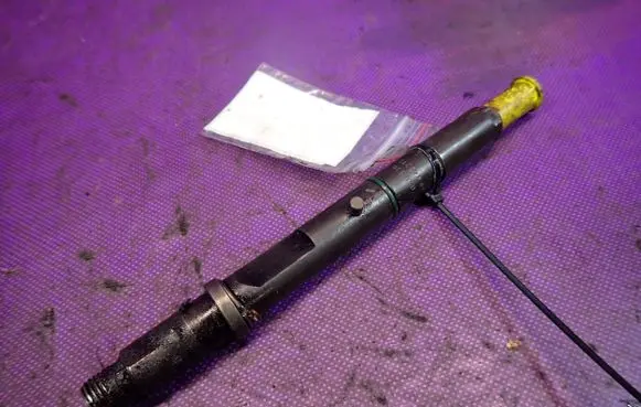 Audi A6 S6 C5 4B Fuel injector 059130201E