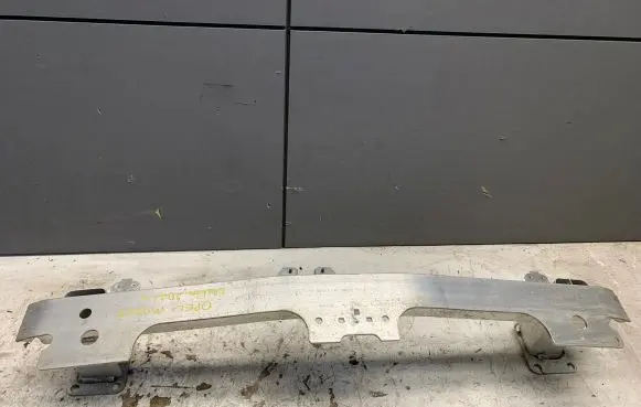 Opel Mokka B Front bumper cross member 9835607480
