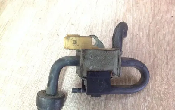 Mercedes-Benz ML W163 Turbo solenoid valve 62793101