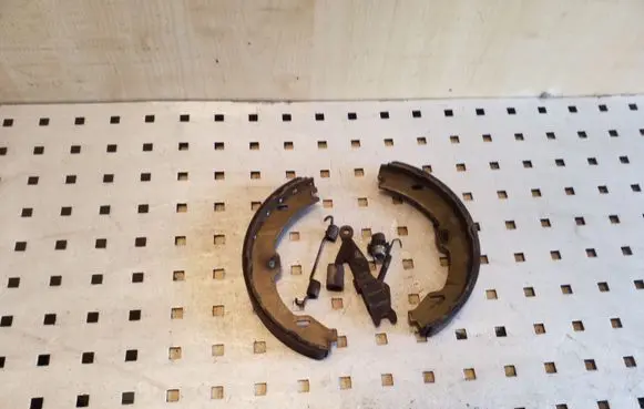 Mercedes-Benz CLS C219 Handbrake/parking brake pads 