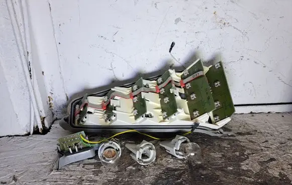 Tail light part