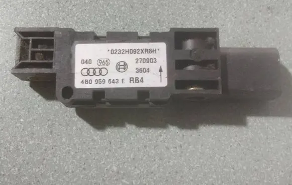 Audi A3 S3 A3 Sportback 8P Airbag deployment crash/impact sensor 4B0959643E 270903 0232H092XR8H