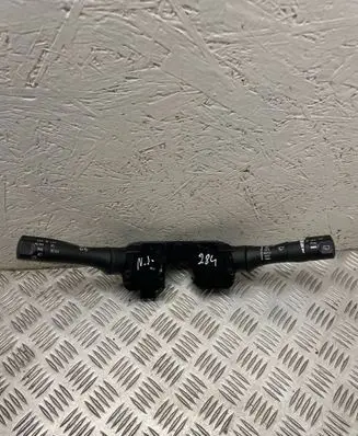 Wiper turn signal indicator stalk/switch